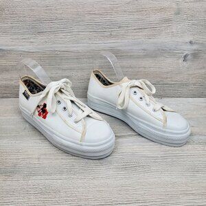 Mickey Unlimited vintage 90's/Y2K platform tennis shoes